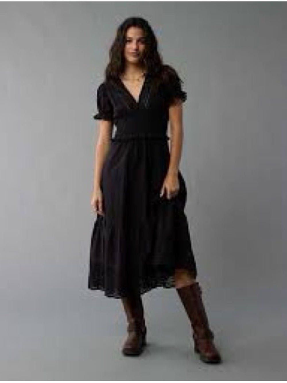 American Eagle black cotton midi dress with the dreamiest romantic details 🖤